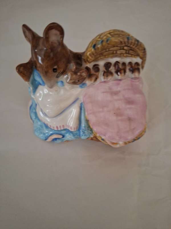 BEATRIX POTTER HUNCA MUNCA BESHWICK ENGLAND